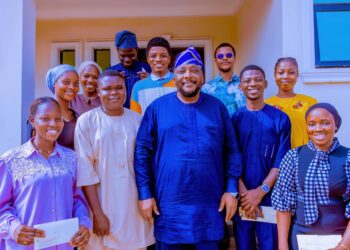 Ibarapakan Hosts First-Class, Distinction Graduates